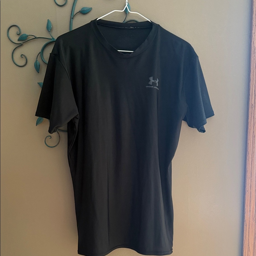 Under Armour Men's Black Short Sleeve Tee